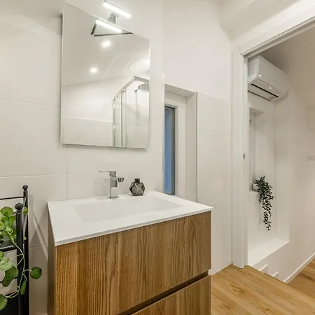 Navigli Duplex Elegante Con Vista Canale Daire Milano